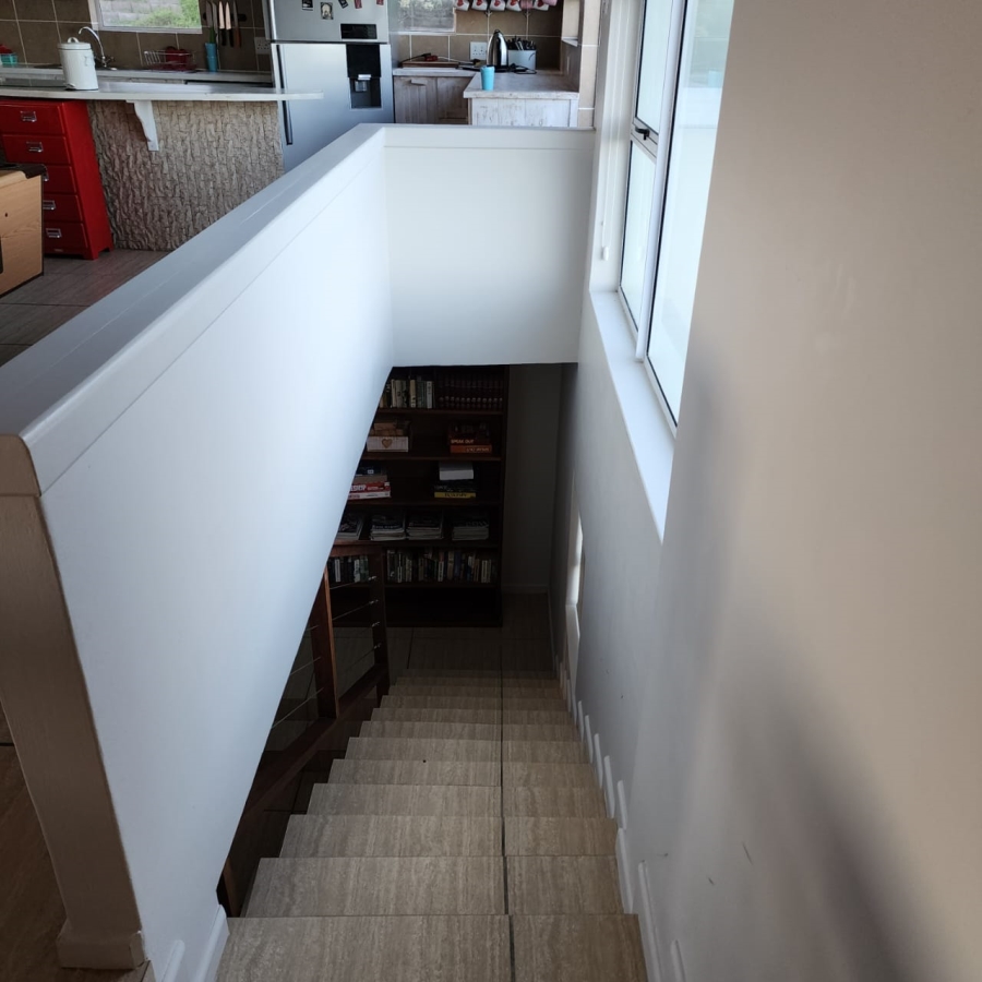 6 Bedroom Property for Sale in Jongensfontein Western Cape